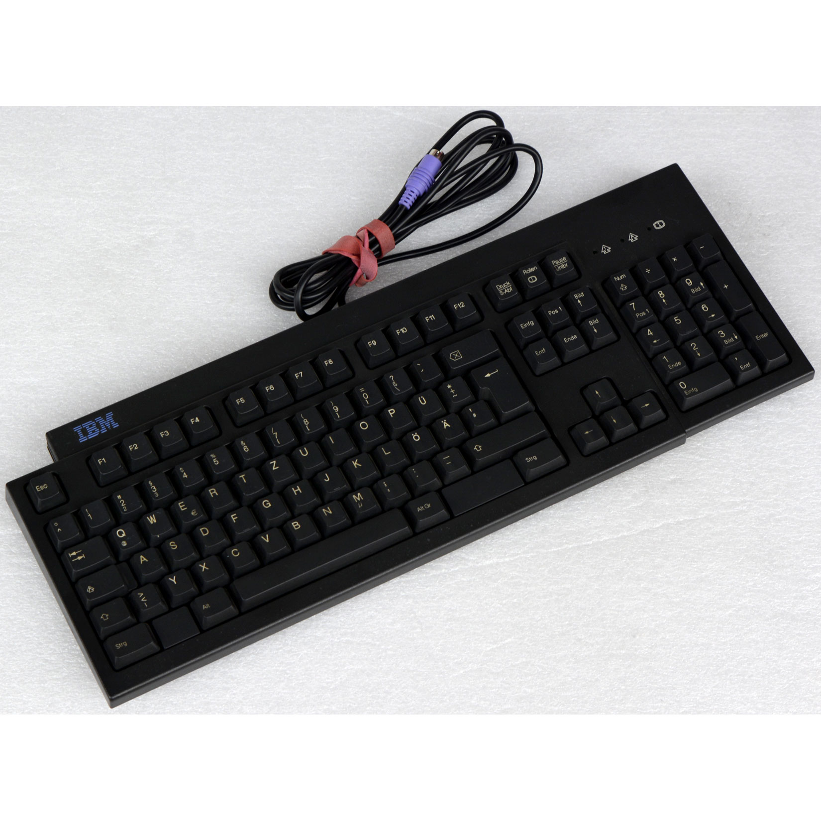 IBM_KB-9910_1650 IBM_KB-9910_1650.jpg