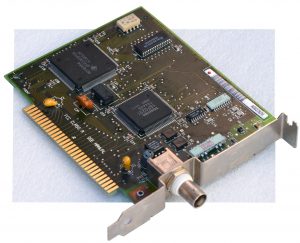 Netzwerkkarte_IBM_ISA_8-bit_TOSHIBA_16F0291_1600.jpg