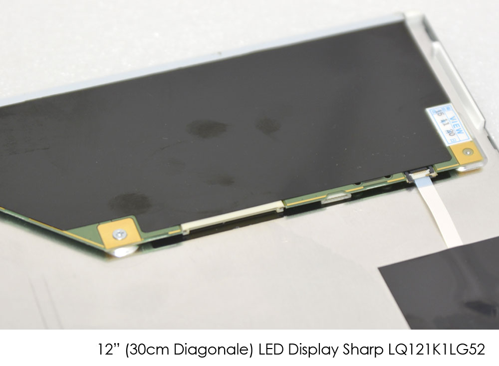 Sharp_LQ121K1LG52_3